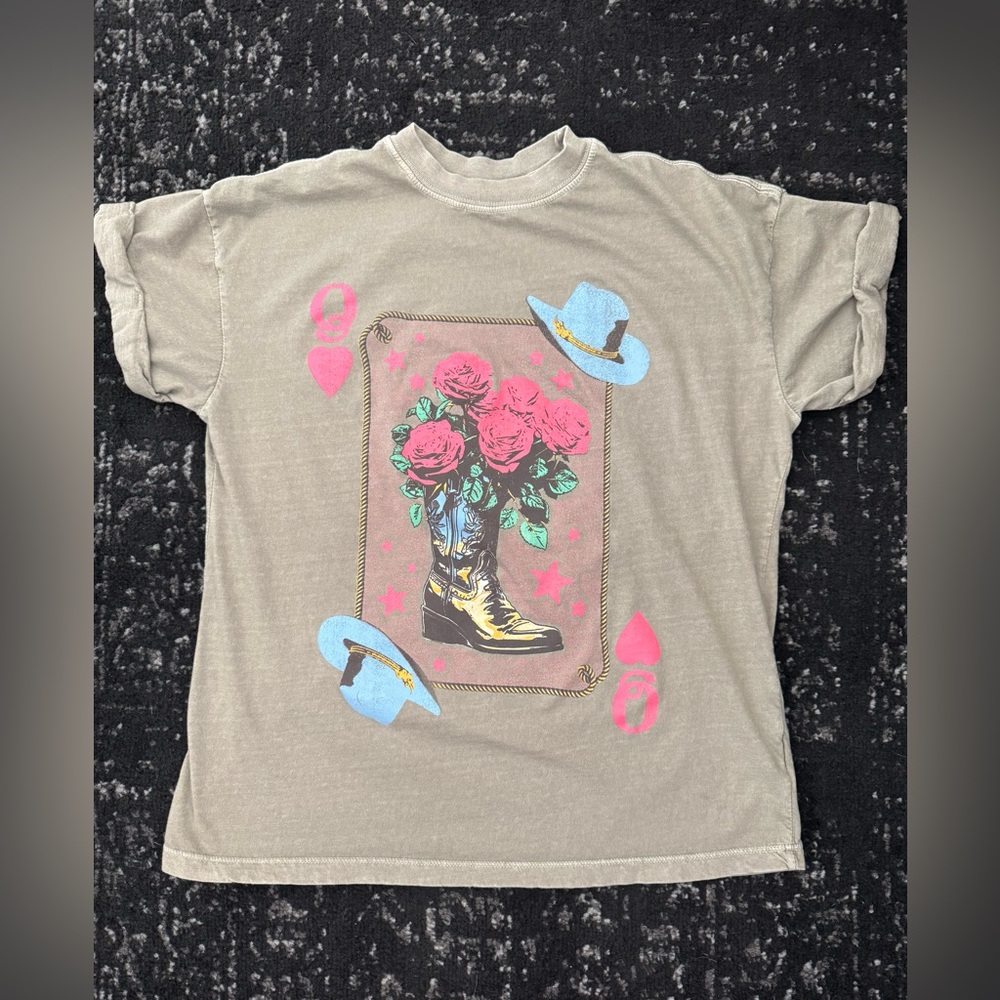 Altar'd State queen of hearts Tee